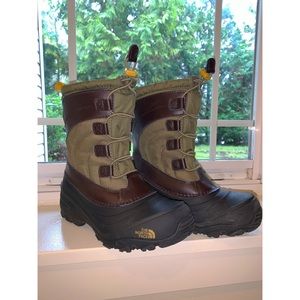 Youth North Face Snow boots.